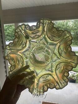 Carnival Glass Fenton Iridescent Farmyard Bowl